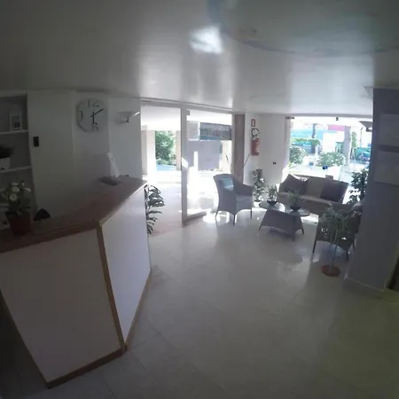 Apartamento Modern Flat With Balcony In *