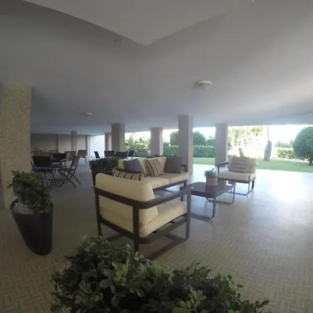 דירה Modern Flat With Balcony In קאורלה