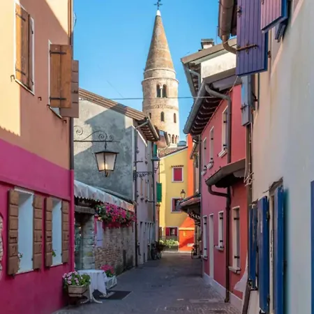 Modern Flat With Balcony In Apartamento