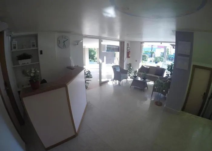 Apartamento Modern Flat With Balcony In *