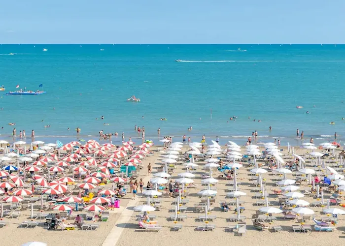 Modern Flat With Balcony In Apartamento
