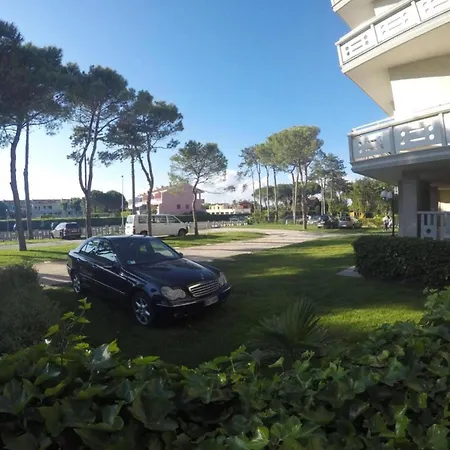 Appartamento Modern Flat With Balcony In Caorle