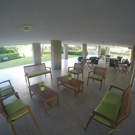 Lejlighed Modern Flat With Balcony In